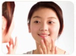 여드름 생성 및 원인 설명 모델 이미지